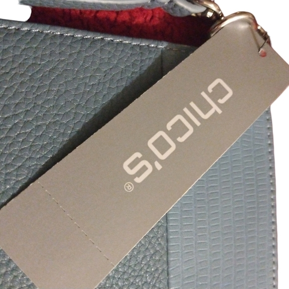 Chico's Periwinkle Blue NWT Zipper Top NOSZ Wristlet 8.5 X 5 - Picture 2 of 10